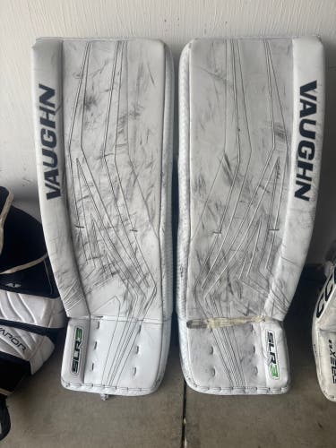 33" Vaughn Slr3 Goalie Leg Pads (Used)