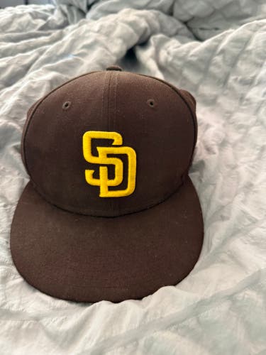 Brown Men's 7 1/8 New Era Hat (Used)