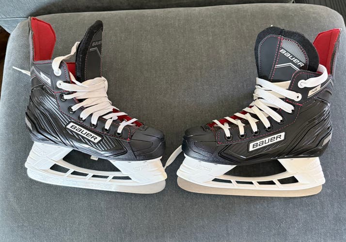 Black Bauer NS Hockey Skates Regular Width Size 2 (Used)