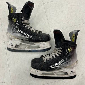 Intermediate Bauer Vapor Hyperlite 2 Hockey Skates | Size 5, Fit 1
