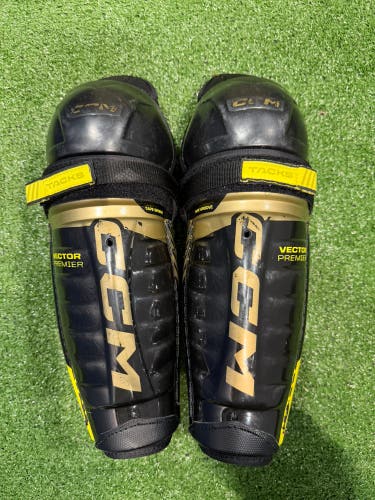 Junior CCM Tacks Vector Premier Shin Pads 11" (Used)