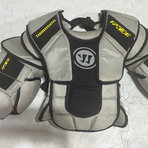 Small / Medium Warrior Ritual X3E Goalie Chest Protector (Used)