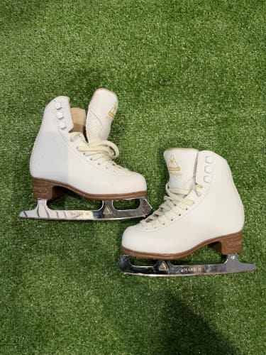 Jackson Ultima Mystique Figure Skates Junior 12.5 (Used)