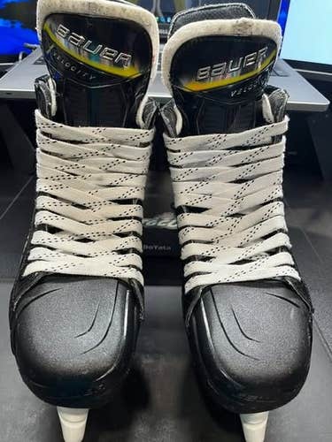 Almost New Bauer Vapor S25 Velocity (SMU) Hockey Skates with Upgraded Fly-Ti steel 8.5R (Used)
