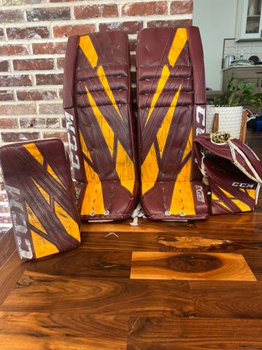 35" 2021 CCM Extreme Flex 4 Regular Goalie Full Set Pro Stock (Used)
