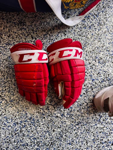 CCM Gloves 14" Pro Stock (Used)