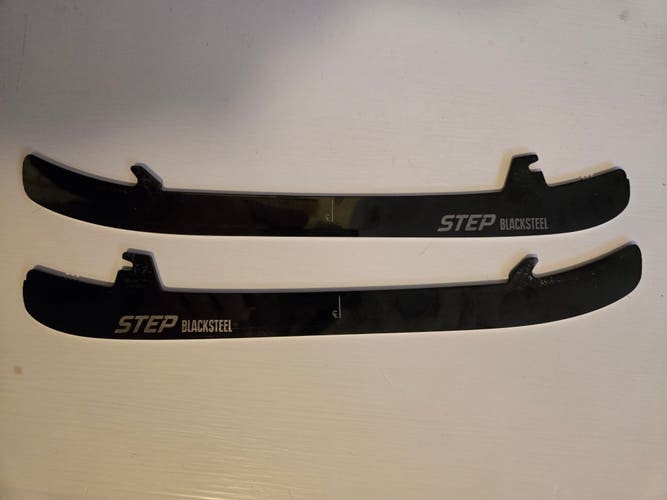 CCM Black Step Steel 255 mm (Used)