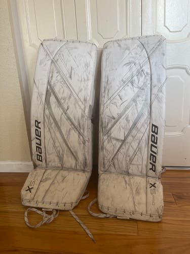 31" 2023 Bauer Vapor X5 Pro Goalie Leg Pads (Used)