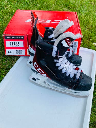 CCM JetSpeed FT485 Hockey Skates Size 5.5 (Used)