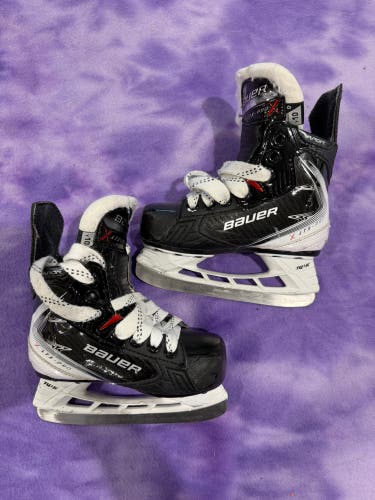 Youth Bauer Vapor XLTX Pro Hockey Skates Regular Width 10 (Used)