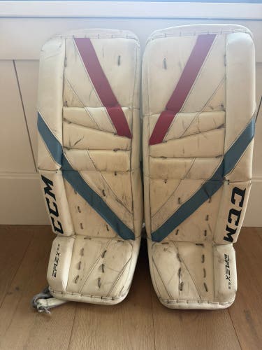 26" CCM Extreme Flex 5.5 Goalie Leg Pads (Used)
