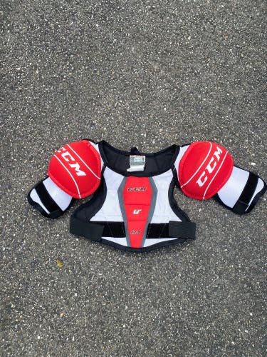Medium Youth CCM U+ 04 Shoulder Pads (Used)