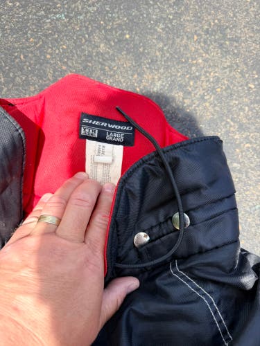 Youth Large Sherwood Scuba Hockey Pants (Used)