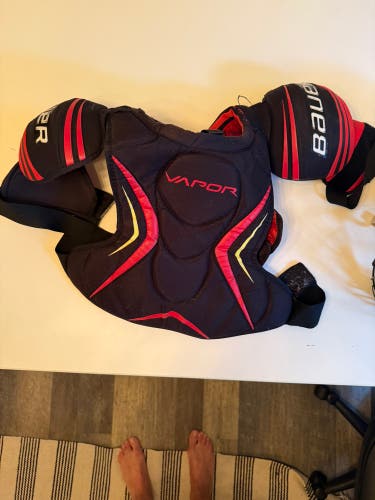 Men's Small Senior Bauer Vapor X2.9 Shoulder Pads (Used)