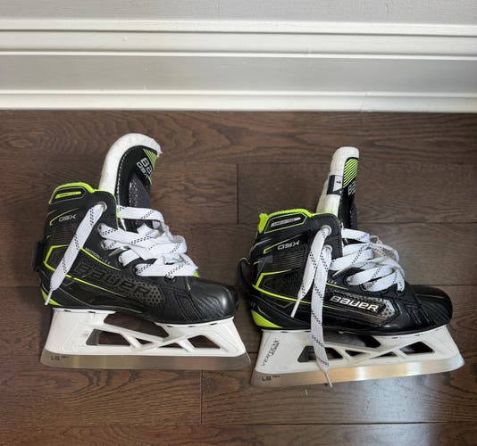 Bauer gsx Hockey Skates Regular Width Size 1 (Used- Excellent Condition)