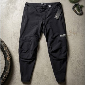 SOLD OUT NWT Oakley Factory Pilot Element Lite MTB Pants 36 Blackout
