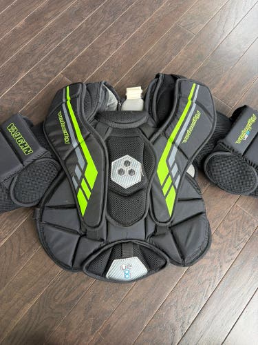 Small / Medium Vaughn Velocity VE8 Youth Goalie Chest Protector (Used)