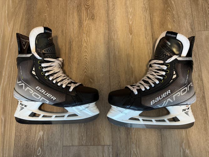 Black/Gray 2021 Bauer Vapor Hyperlite Hockey Skates Extra Wide Width Pro Stock 9 (Used)