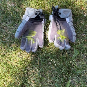 Under Armour Youth Lacrosse Gloves - Size Small