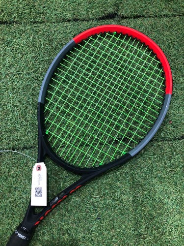 Men's Wilson Clash 100UL V1 Tennis Racquet (Used)
