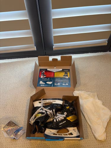 Black/Yellow 2020 Bauer Supreme Ultrasonic Hockey Skates Size 4 (New)