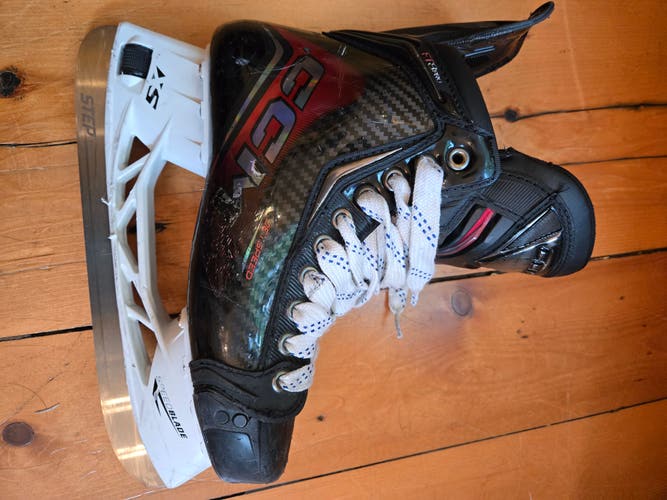 Black 2025 CCM JetSpeed FT8 Pro Hockey Skates Regular Width 6.5 (Used)