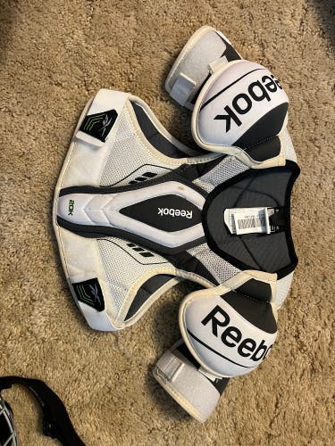 Men's Large Youth Reebok 20K Shoulder Pads (Used)