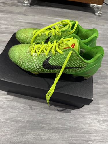 Unisex Size M 10.5 (W 11.5) Nike Cleats Low Top (Used)