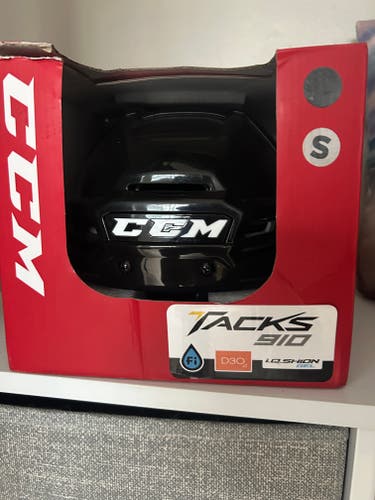 Small CCM Tacks 910 Helmet (New)