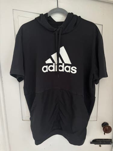Black Men's Large Short Sleeved Adidas Sweatshirt (Used)