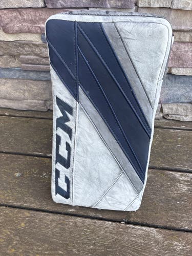 CCM EFlex 5 Regular Pro Stock (Used)