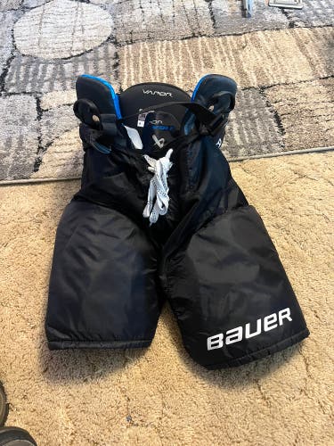 Men's Junior Medium Bauer Vapor Volt Hockey Pants (Used)