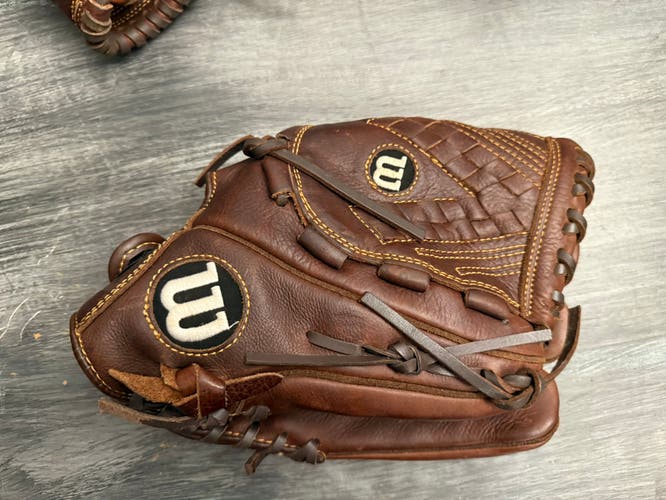 Wilson A800 RH Softball Glove 12.5" (Used like new)