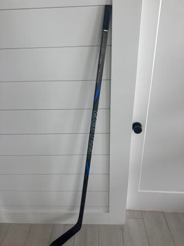 Senior Bauer Nexus Tracer Right Handed Hockey Stick P92M 77 Flex (Used)