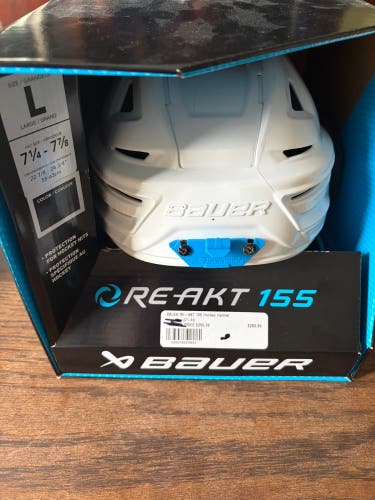 Large Bauer Re-Akt 155 Helmet (Used)