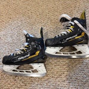 Bauer Supreme Matrix Hockey Skates Regular Width 13.5 (Used)