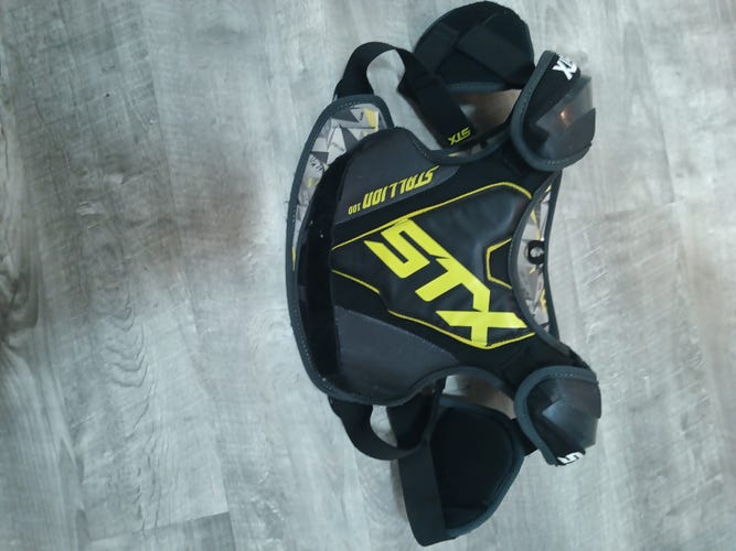 Small Youth STX Stallion 100 Shoulder Pads (Used)