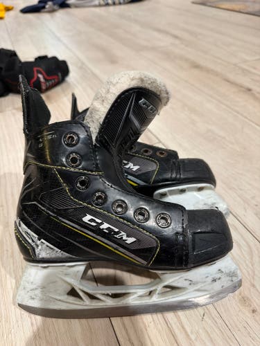 Black CCM Tacks Classic Pro Hockey Skates 12 (Used)