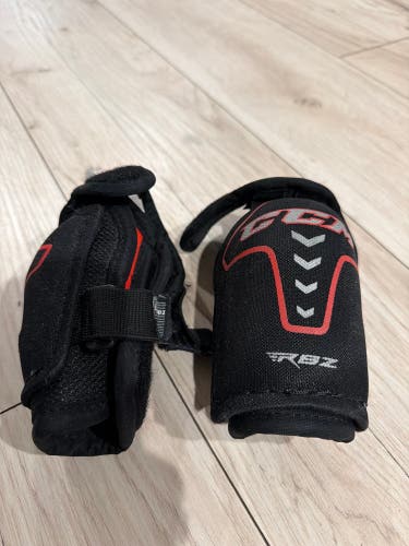 Youth Large CCM RBZ 90 Elbow Pads (Used)