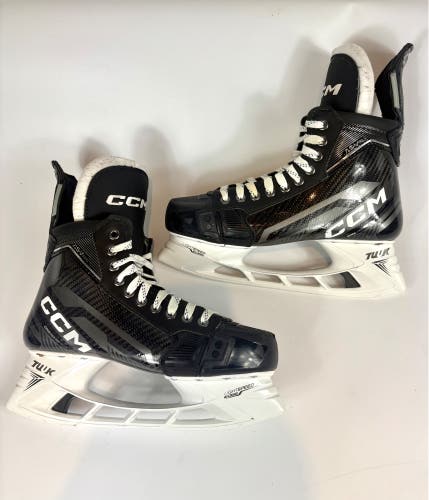 Brayden Mcnabb CCM AS-V Pro Hockey Skates Regular Width Pro Stock 8.5 (Used)
