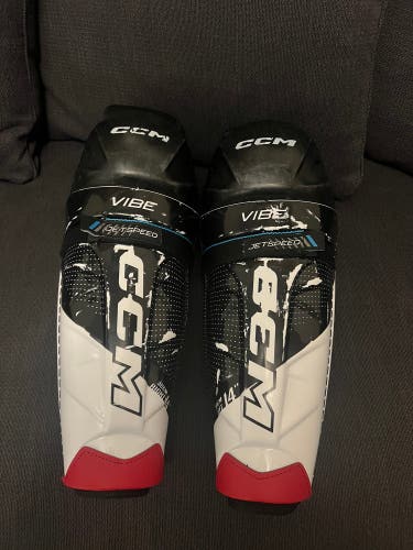 Senior CCM JetSpeed Vibe 14" Shin Pads (Used)
