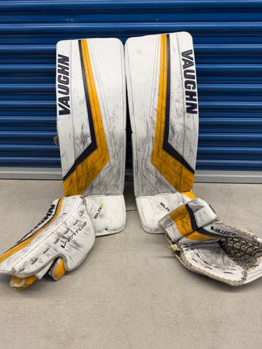 34" Vaughn SLR2 Pro Carbon Regular Goalie Full Set (Used)