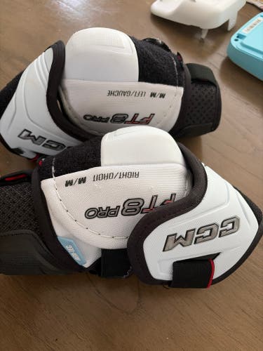 Senior Medium CCM JetSpeed FT8 Pro Elbow Pads (Used)
