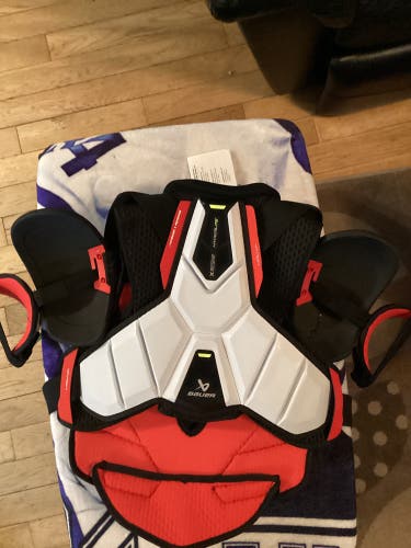 Large Senior Bauer Vapor Hyperlite Shoulder Pads (New)