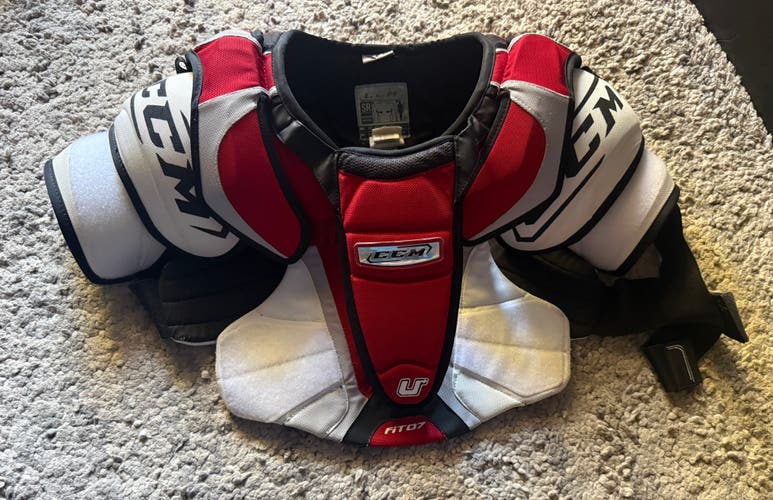 Medium used Senior CCM U+ Fit 07 Shoulder Pad