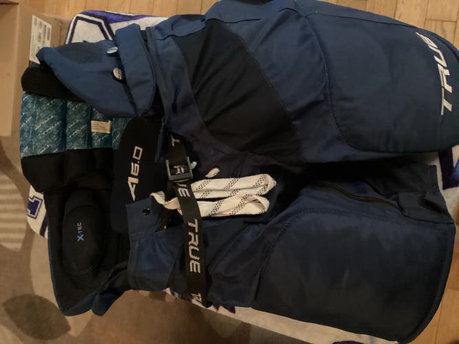 Senior Medium True A6.0 Hockey Pants (Used)