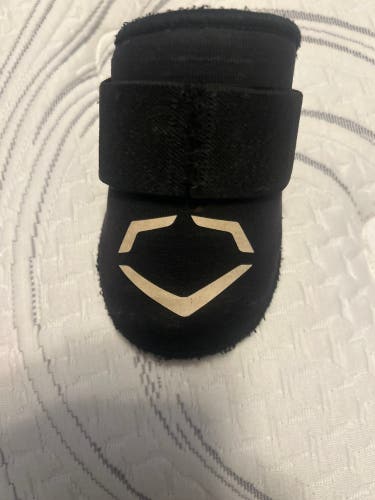 Black Junior EvoShield Elbow Guard Elbow Protection (Used)