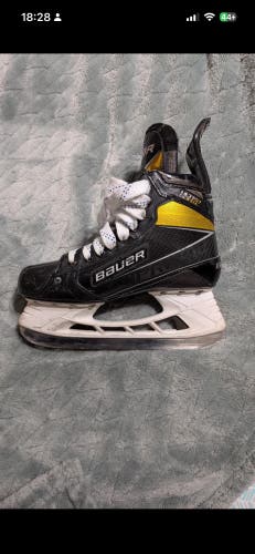 Wanted wanted wanted: 2023 Bauer Supreme UltraSonic Skates Regular Width 7(not 4 sale, need pair)