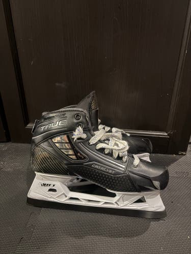 2024 True Catalyst 9x4 Hockey Goalie Skates Regular Width 9.5 (Used)