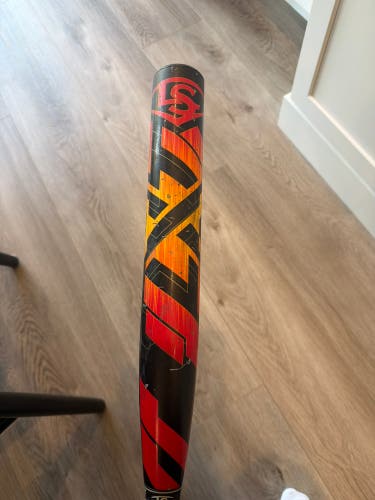 2022 Louisville Slugger LXT Composite Bat (-10) 22 oz 32" (Used)